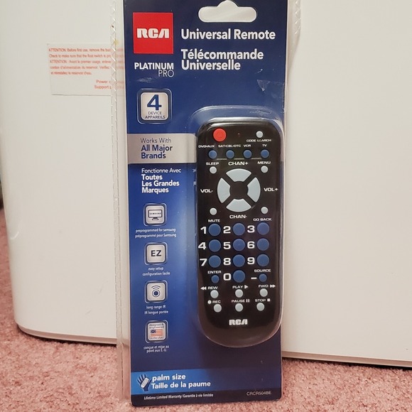 RCA RCR504BE 4-Device Palm Sized Universal Remote Like New - Picture 2 of 3